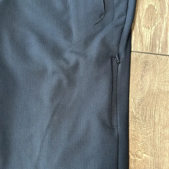 Lululemon Golf Trouser - Picture 7 of 11